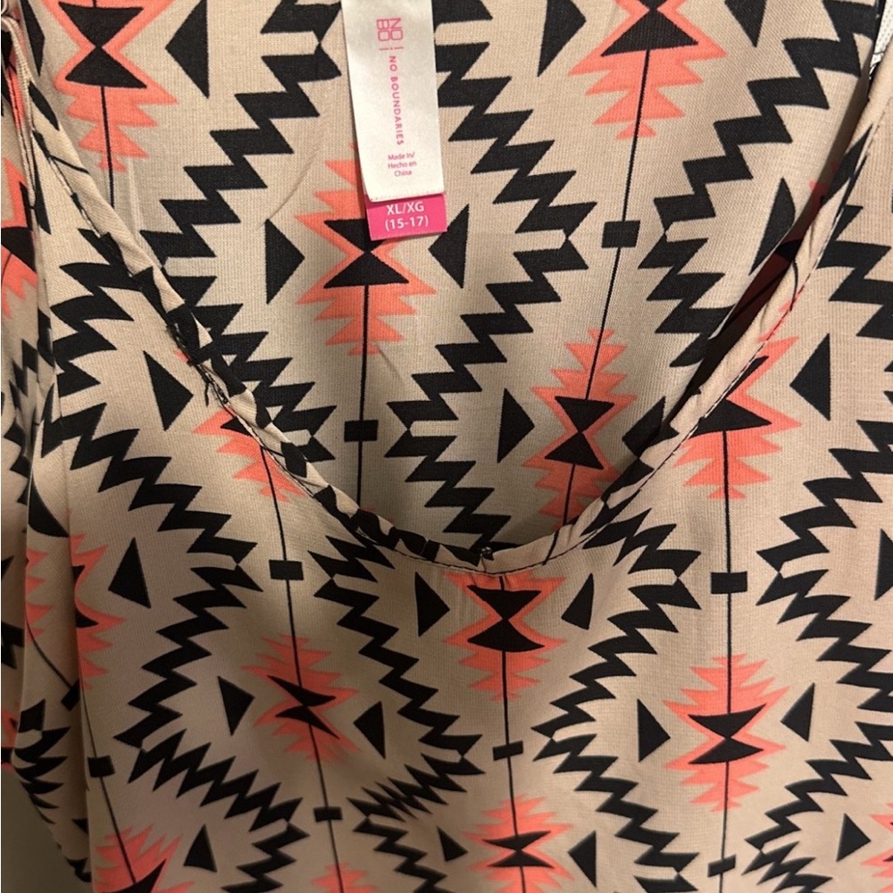 Geometric Patterned Top - Picture 2 of 2